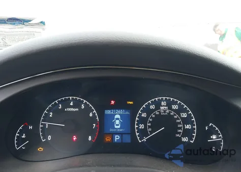 2009 Hyundai Genesis 4.6 z USA, uszkodzony, nr VIN KMHGC46F89U062840